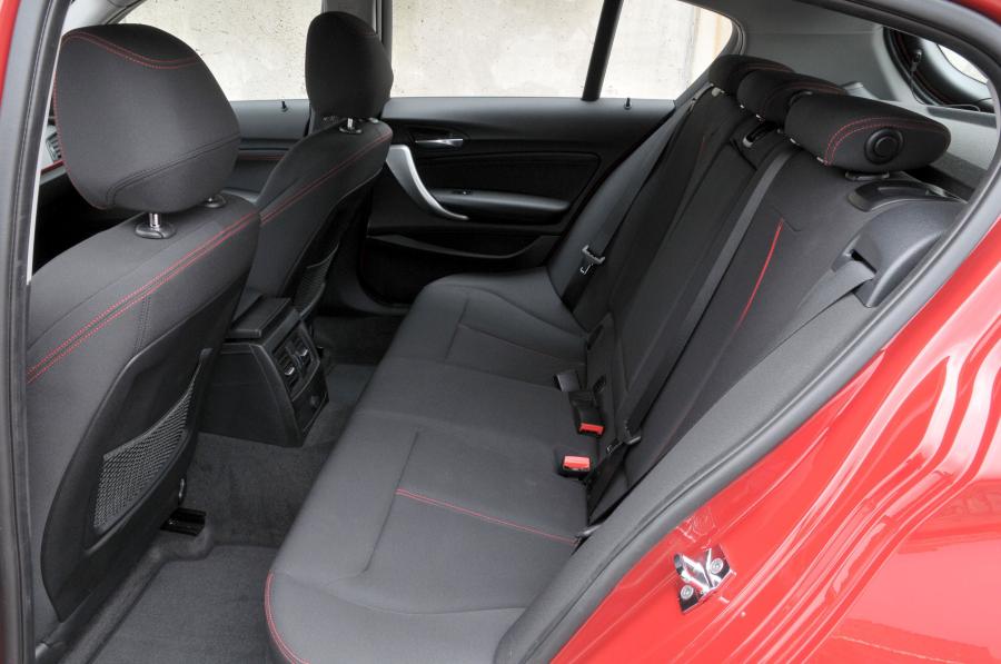  BMW 118i Sport Line 2011 года  (фото 39 из 185)
